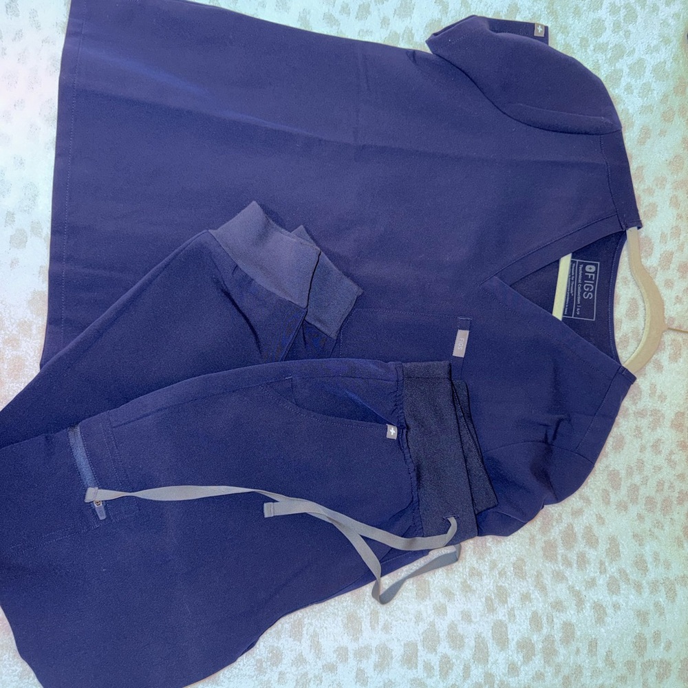 Figs Navy Blue Scrub Top and Jogger Set- small petite